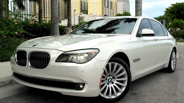 Cho thuê xe 4 chỗ VIP BMW 750i