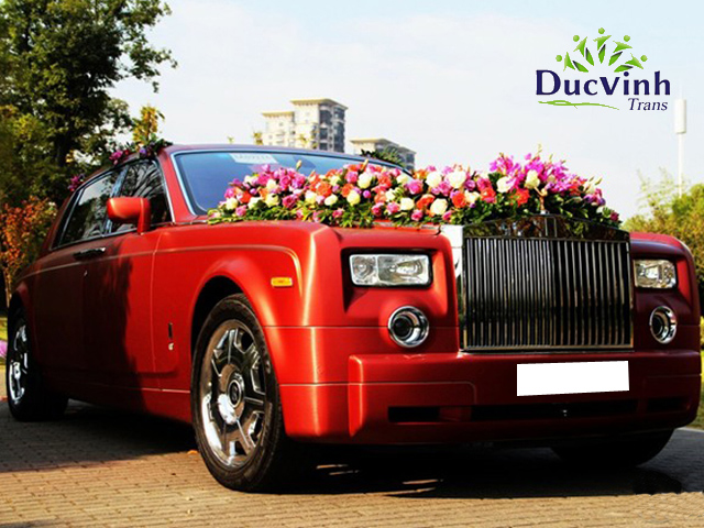 Cho thuê xe cưới Roll Royce Phantom màu đỏ