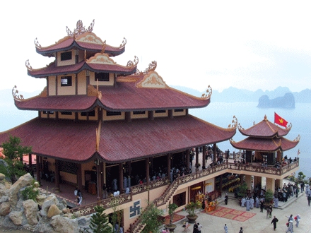 Cho thuê xe đi chùa Cái Bầu -Thiền viện Trúc Lâm