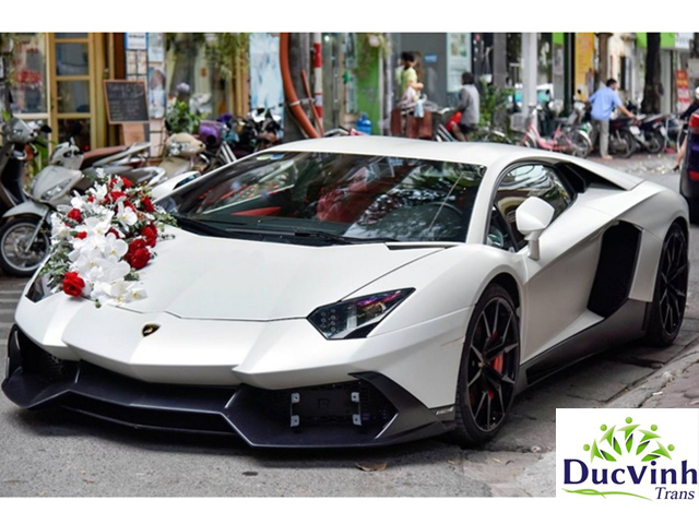 Cho thuê xe hoa Lamborghini Aventador màu trắng