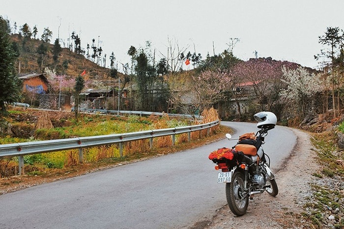 Du khách có thể đi du lịch Hà Giang bằng xe máy hoặc xe khách