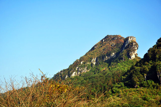 Núi Hàm Rồng mang vẻ đẹp hoang sơ