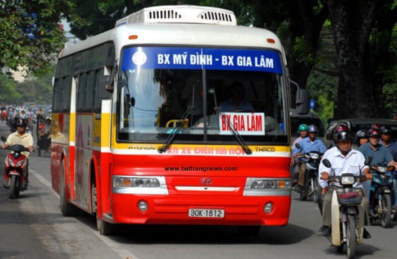 Bắt xe buýt đi tới Bát Tràng