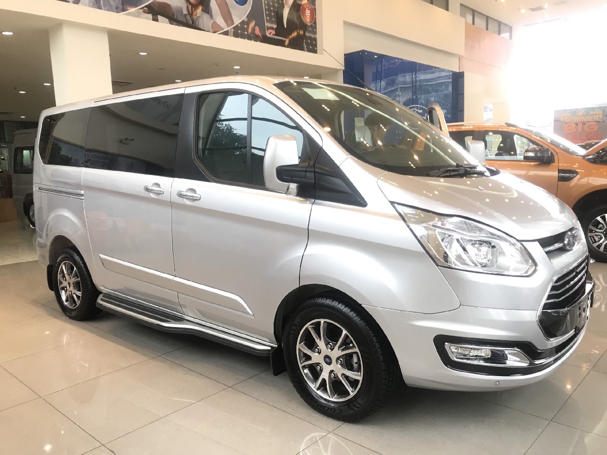 Cho thuê xe Ford Tourneo theo tháng