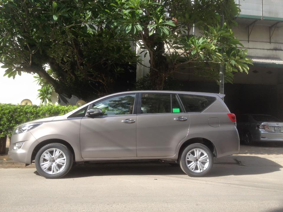 Dịch vụ thuê xe 7 chỗ theo tháng Toyota Innova