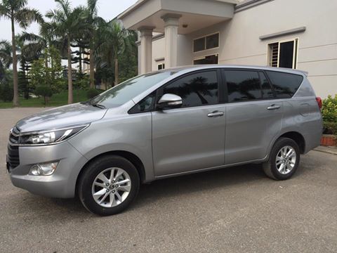 Cho thuê xe 7 chỗ giá rẻ Hà Nội xe Toyota Innova