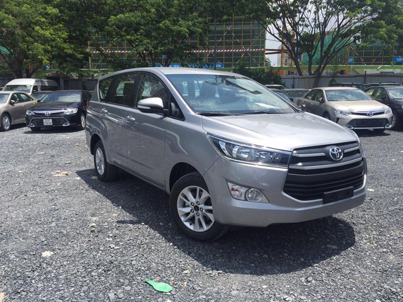 Dịch vụ thuê xe 7 chỗ theo tháng Toyota Innova