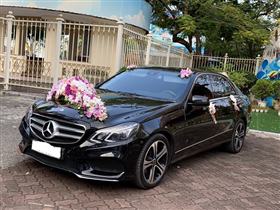 Cho thuê xe cưới hạng sang Mercedes E300