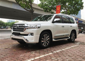 Giá cho thuê xe Land Cruiser tự lái tại Hà Nội